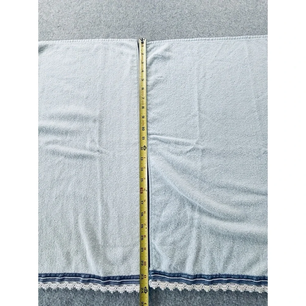 Pair Of Vintage Dundee Hand Towels‎ - Light Blue With White Lace Trim - Lot Of 2